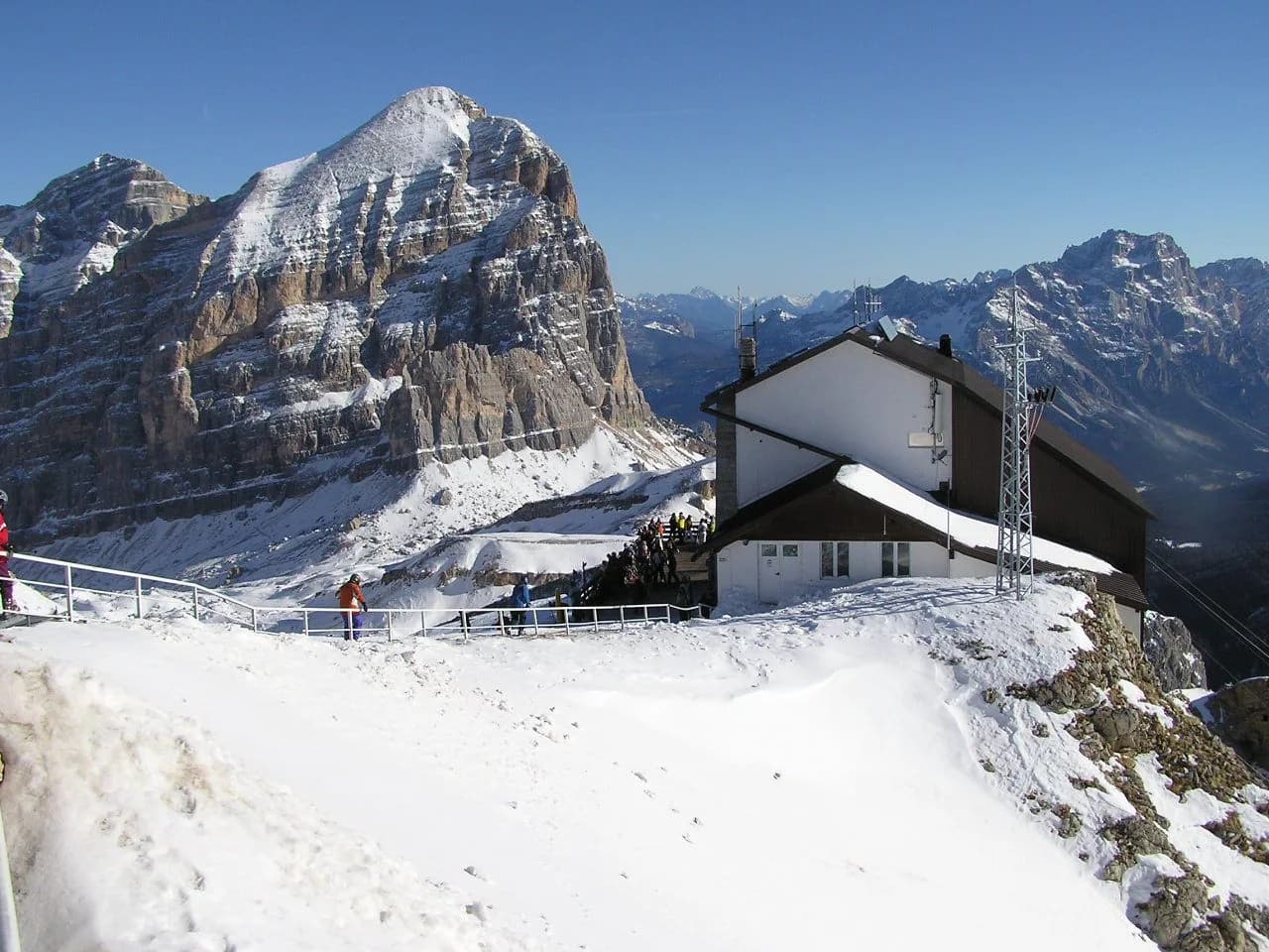Alta Via 1: Dolomites Hut-to-Hut Route, Stages & Season