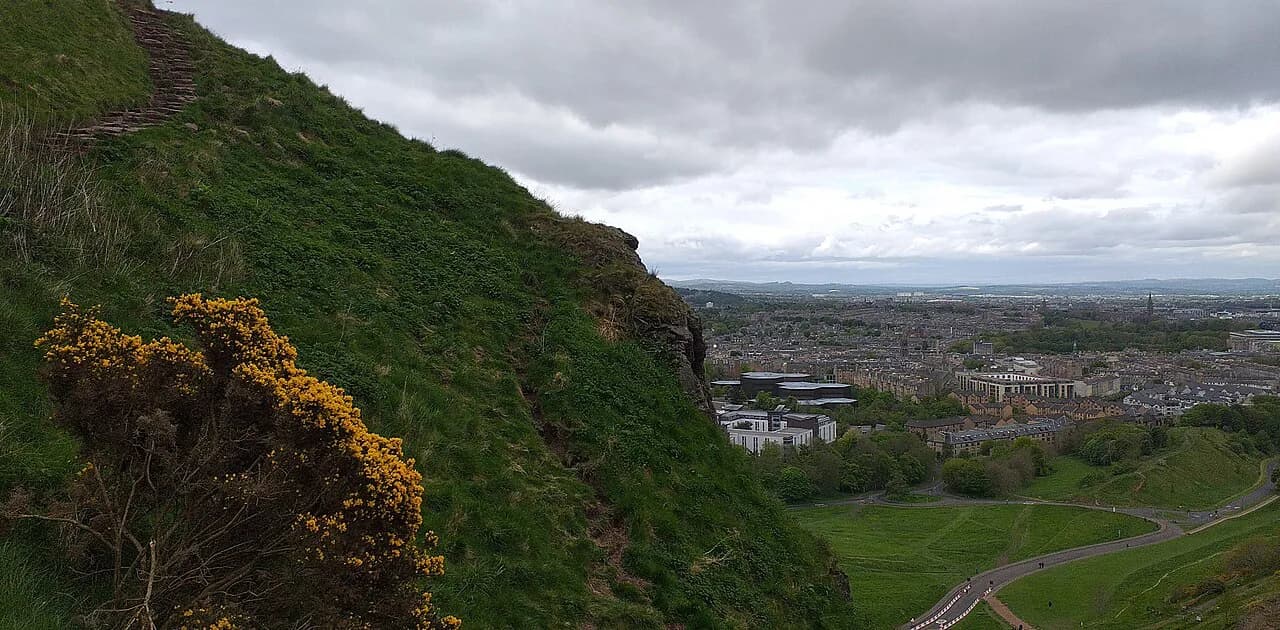 Arthur's Seat Hike: Routes, Distance and How Long It Takes
