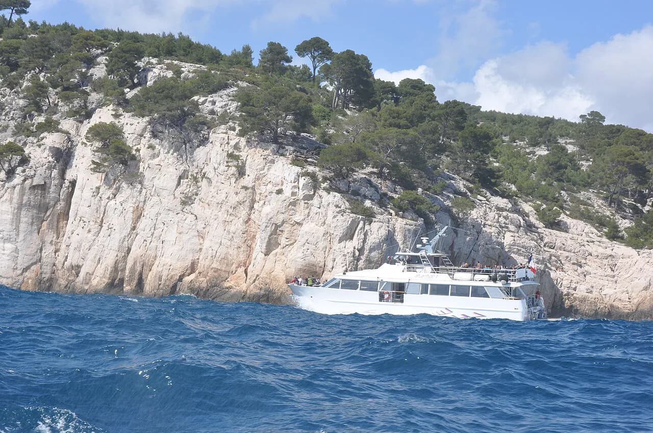 Calanque d'En-Vau Hike: Two Routes, Distance and Difficulty