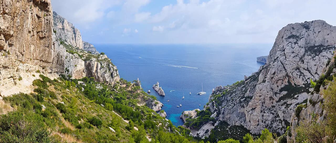 Calanque de Sugiton Hike: Trailhead, Route and Reservations