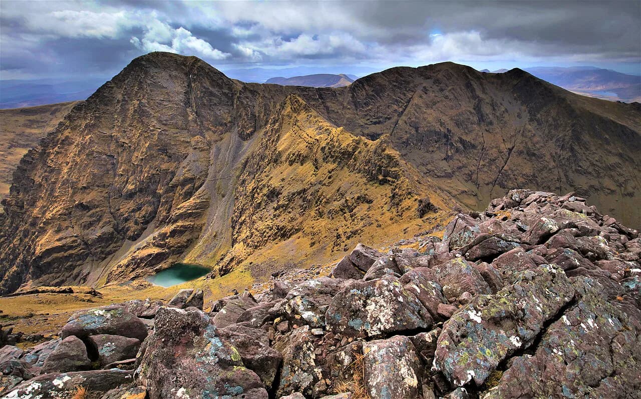 Carrauntoohil Hike: Killarney Routes & Devil's Ladder Guide