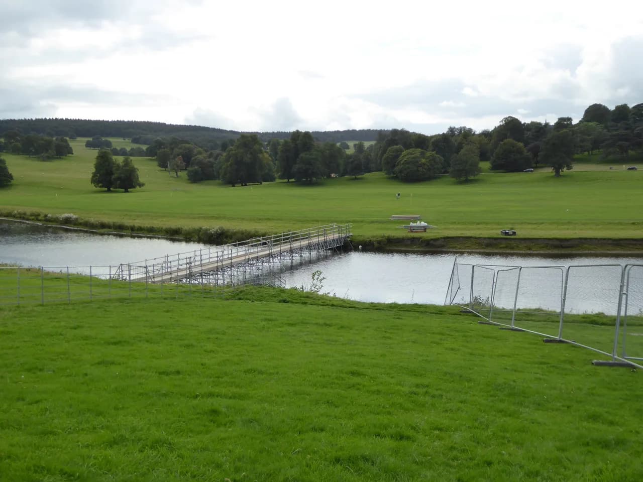 Chatsworth Walks Guide: Peak District Routes to Choose