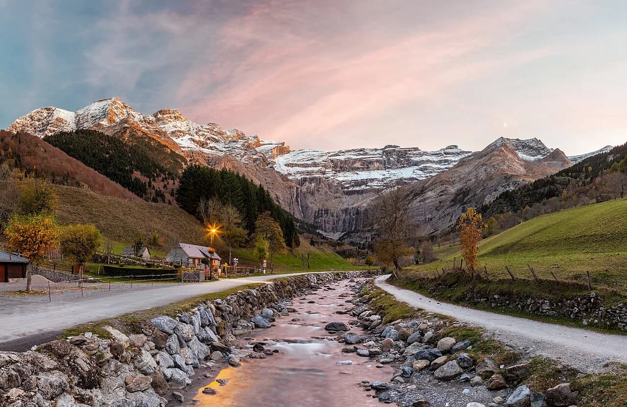 Cirque de Gavarnie Hike: Trailhead, Route and Timing