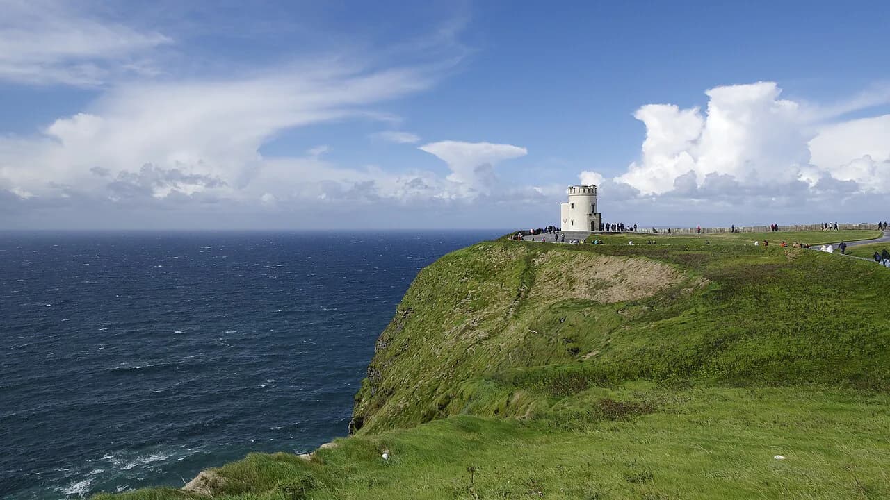 Cliffs of Moher Walk: Doolin to Hags Head Trail Guide