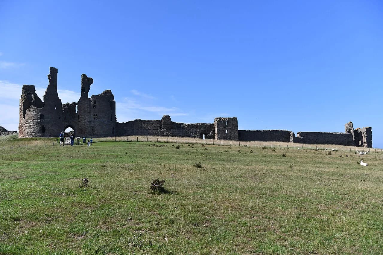 Craster to Dunstanburgh Castle Walk: Route, Distance and Return