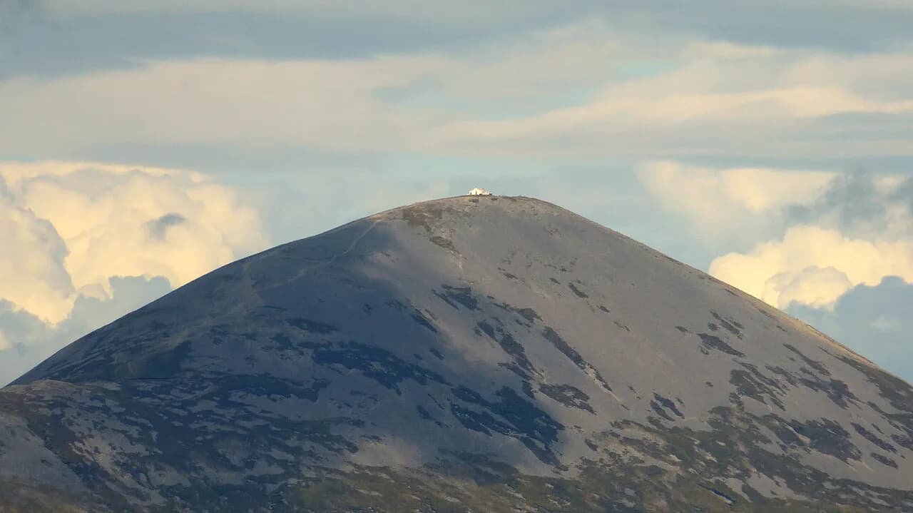Croagh Patrick Hike: Route, Distance and Trailhead Guide