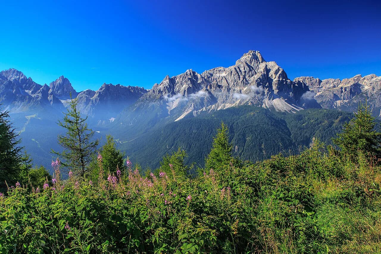 Dolomites Day Hikes: Best Trails, Trailheads and Timing