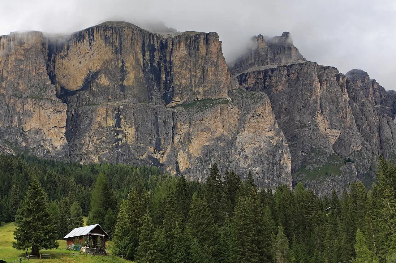 Hut to Hut Hiking in the Dolomites: Routes, Stages and Huts