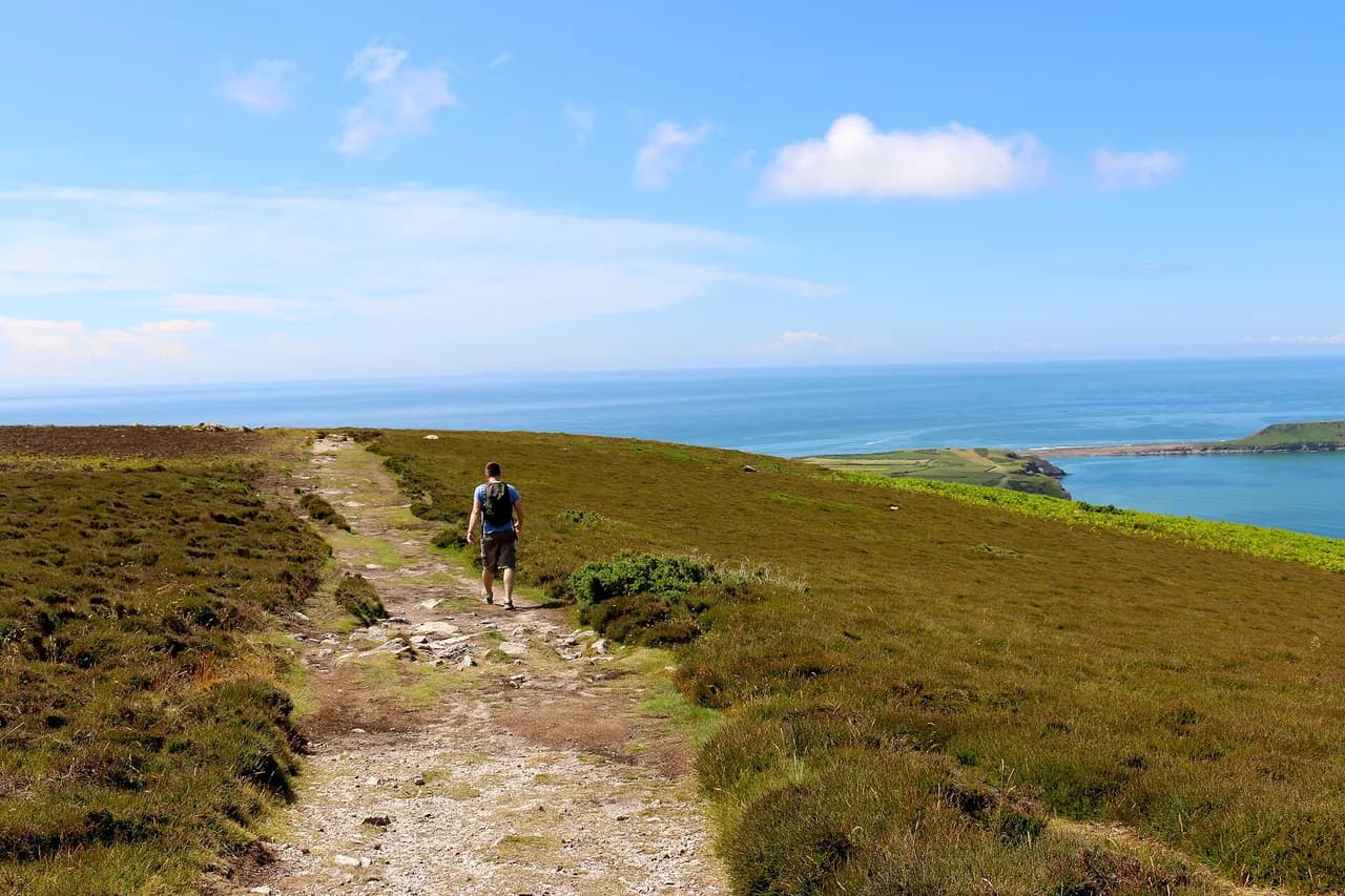 Glyndŵr's Way Guide: Plan Wales' 135-Mile Trail Walk
