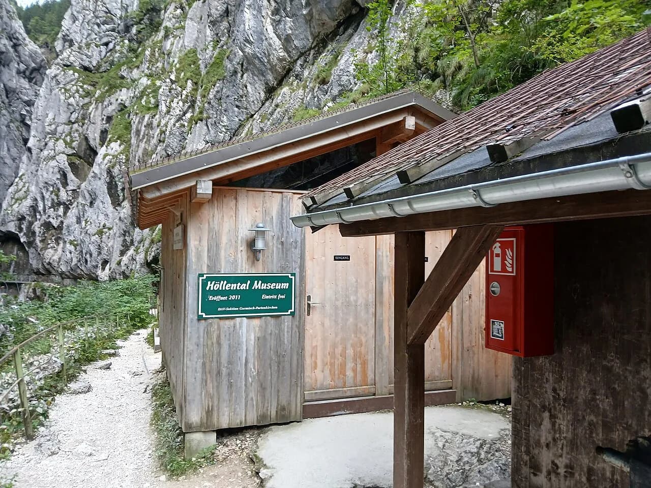 Höllentalklamm Hike from Hammersbach: Route, Gorge Entry and Timing