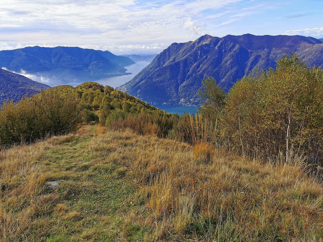 Hiking in Lake Como: Trails, Lifts and Base Villages