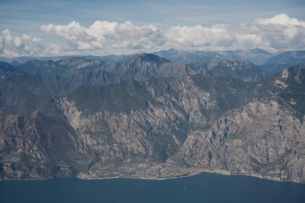 Hiking in Lake Garda: Best Trails, Loops and Base Towns