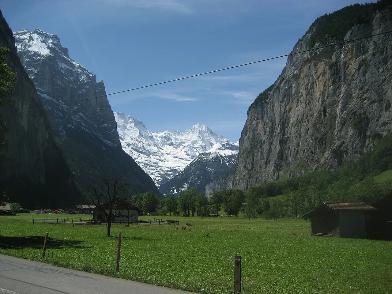 Lauterbrunnen Valley Hike: Which Trail to Choose