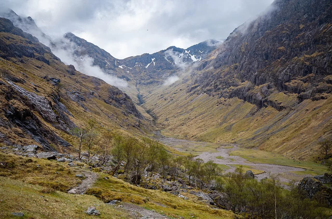 Lost Valley Glencoe Hike: Coire Gabhail Route Guide
