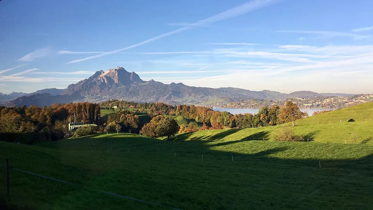 Hiking in Lucerne: Peaks, Lake Trails and Easy Walks