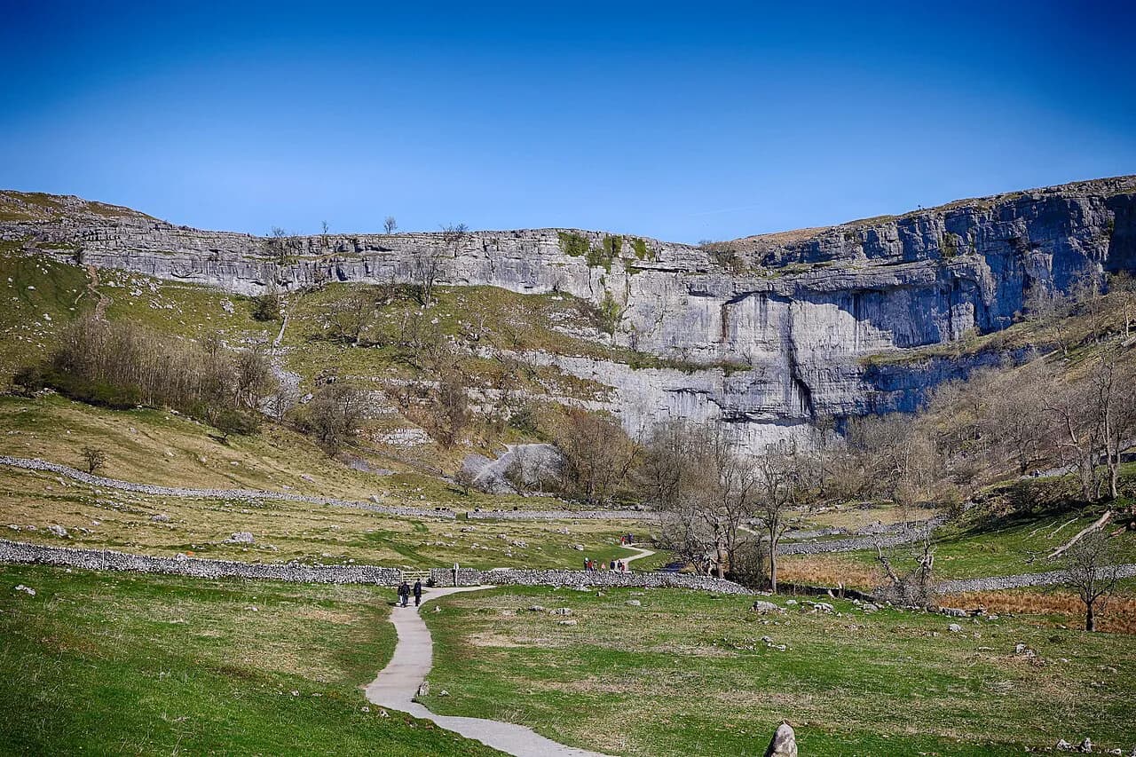 Malham Cove Walk: Yorkshire Dales Route Guide