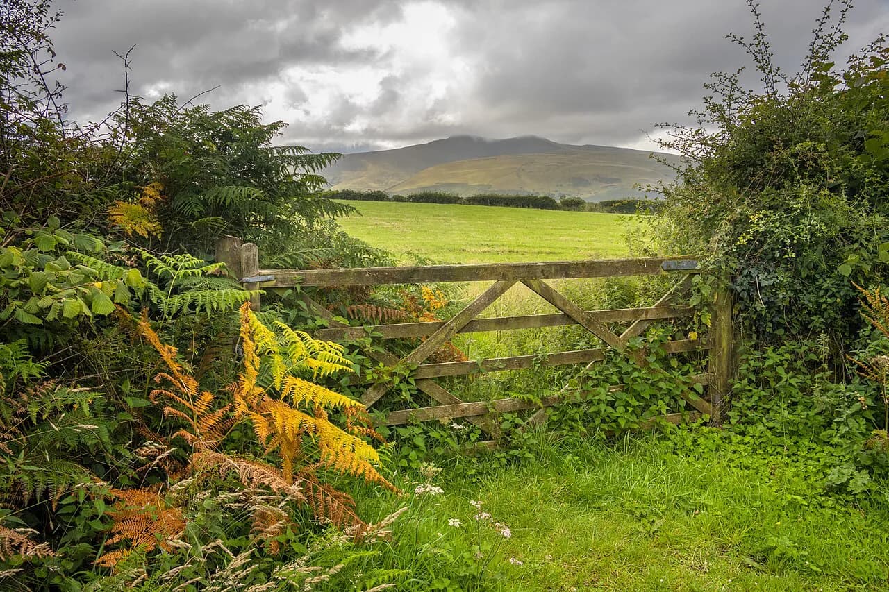 Pen y Fan Walk: Which Route in Brecon Beacons to Choose