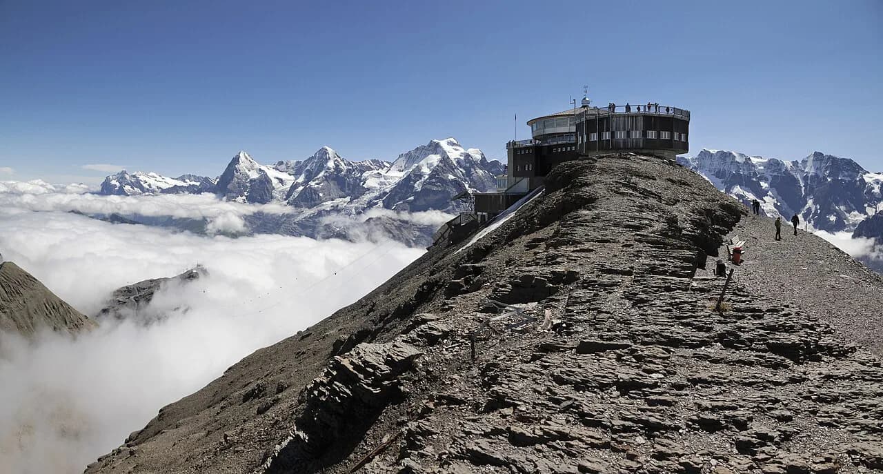 Schilthorn Hike: Birg to Grauseeli and the Mürren Descent