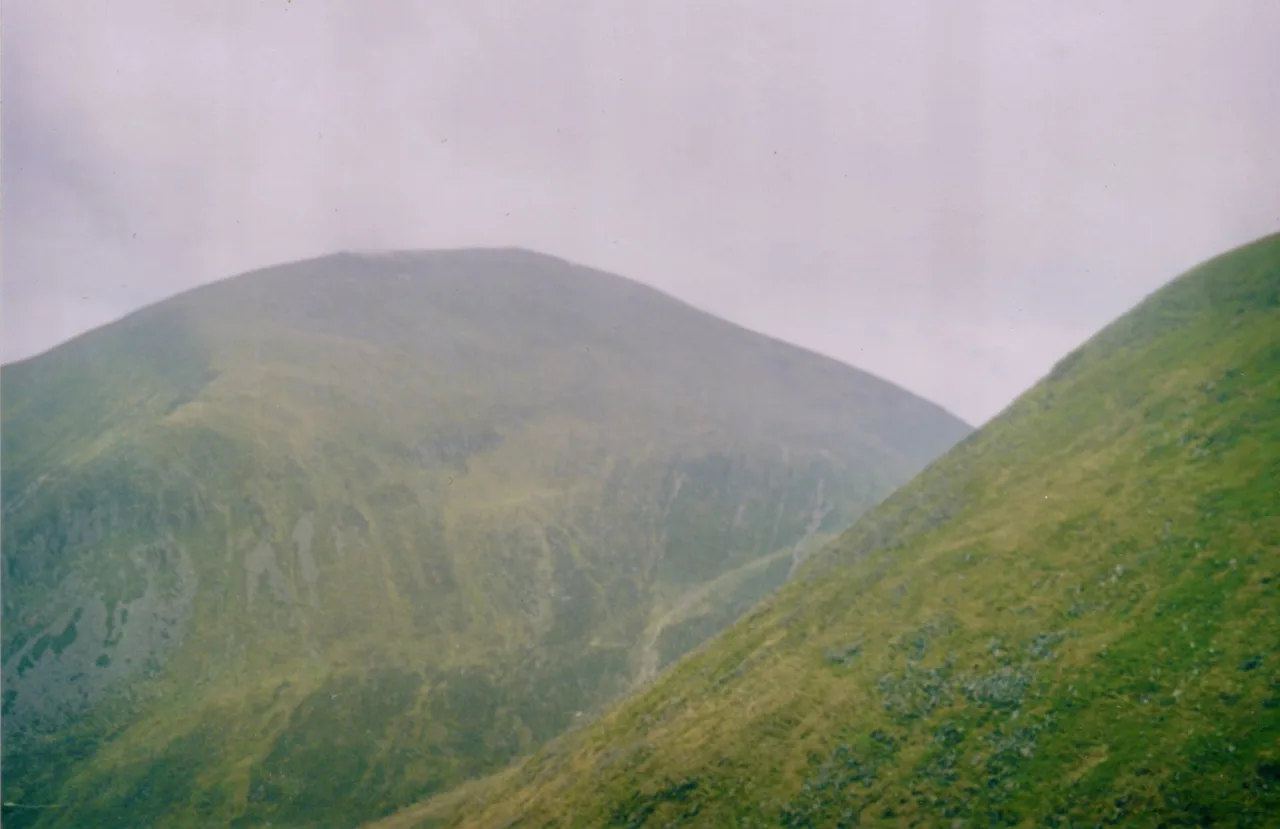 Slieve Donard Hike: Glen River Route Guide from Newcastle