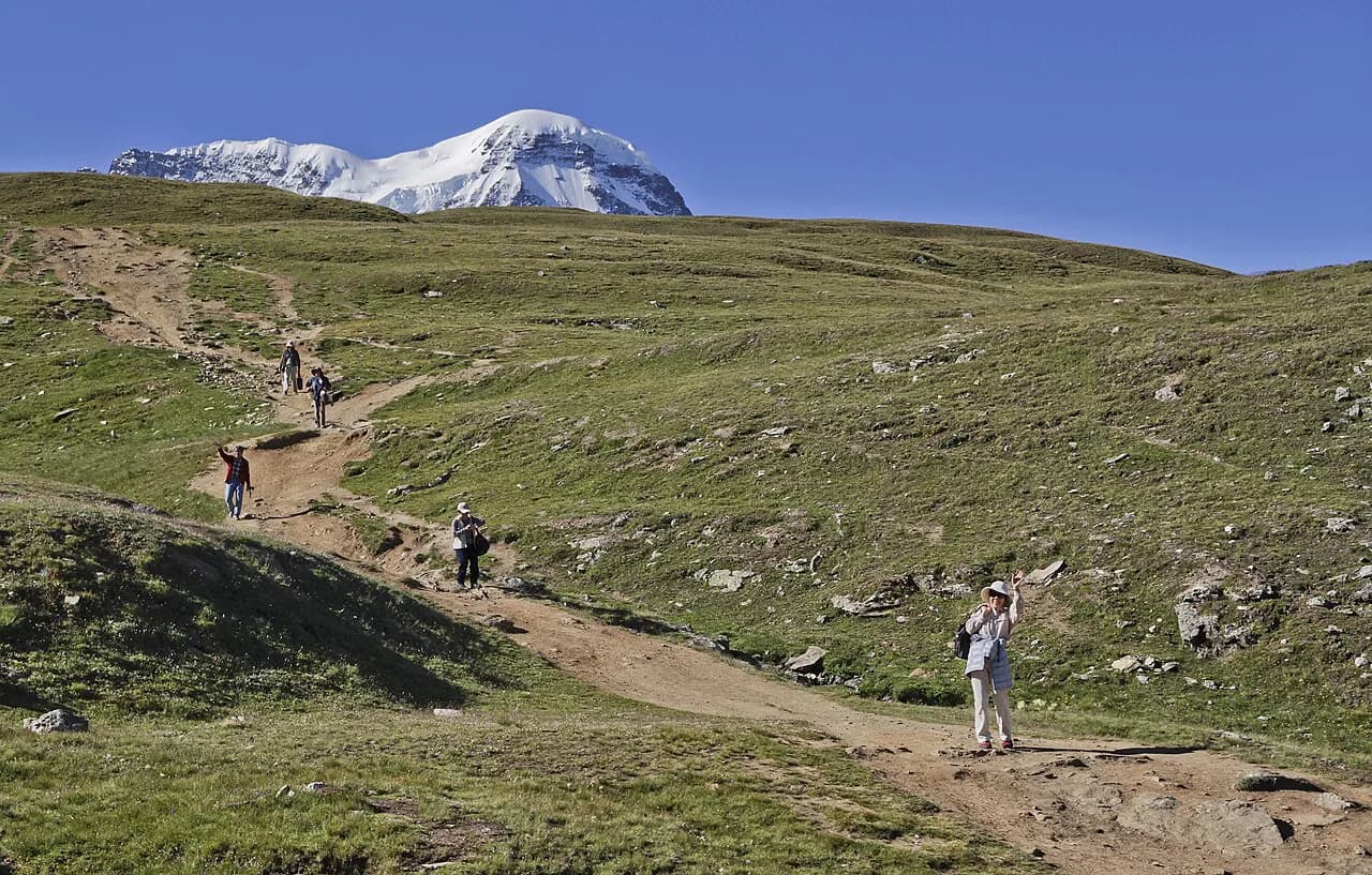 Hut to Hut Hiking in Switzerland: Routes, Huts and Planning