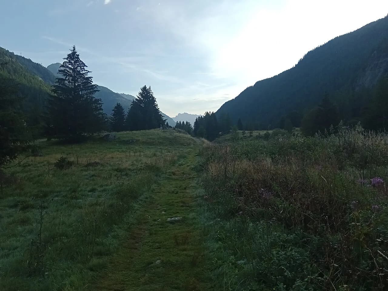 Tour du Mont Blanc Itinerary: 11 Stages, Distances and Times