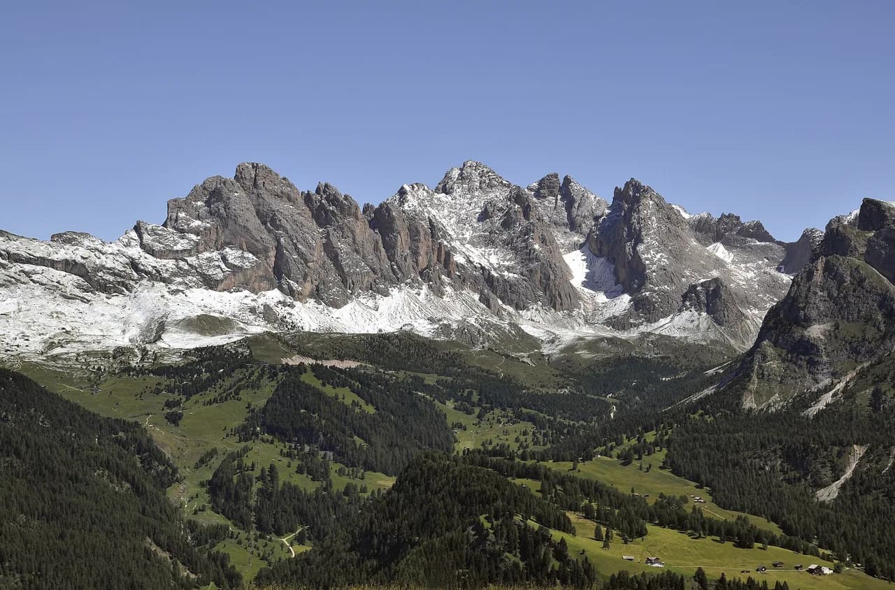 Hiking in Val Gardena: Best Trails and Base Villages