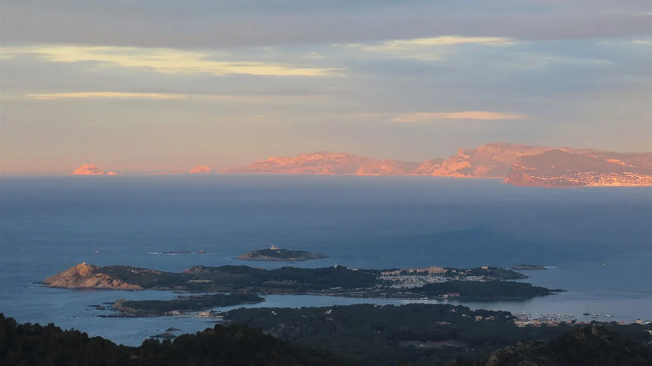 Massif des Calanques sunrise @ Massif du Cap-Sicié