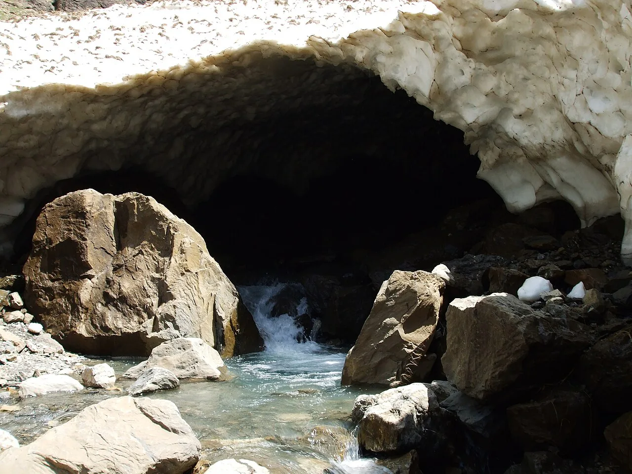 Tunnel de neige, Pyrenees