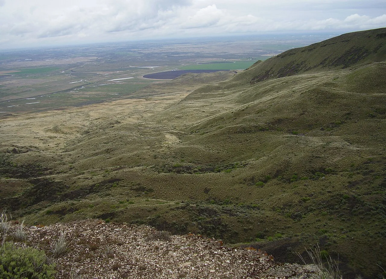 Corfu-Slide-in-saddle-mountains-Looking-Easterly