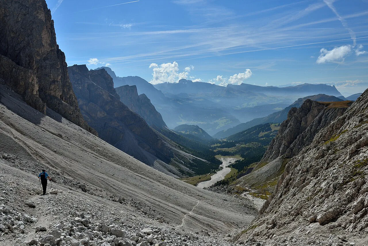 Val Mont dal Ega y Ncisles, Dolomites