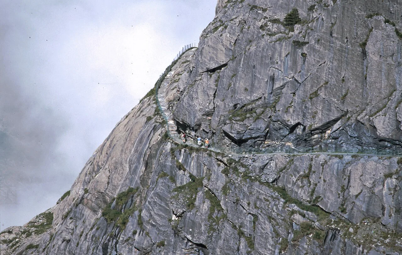 Wanderweg bei Grindelwald - panoramio