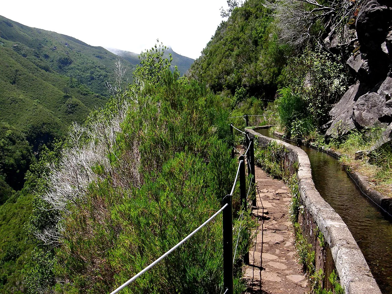 Levada das 25 Fontes - 13-56, Madeira