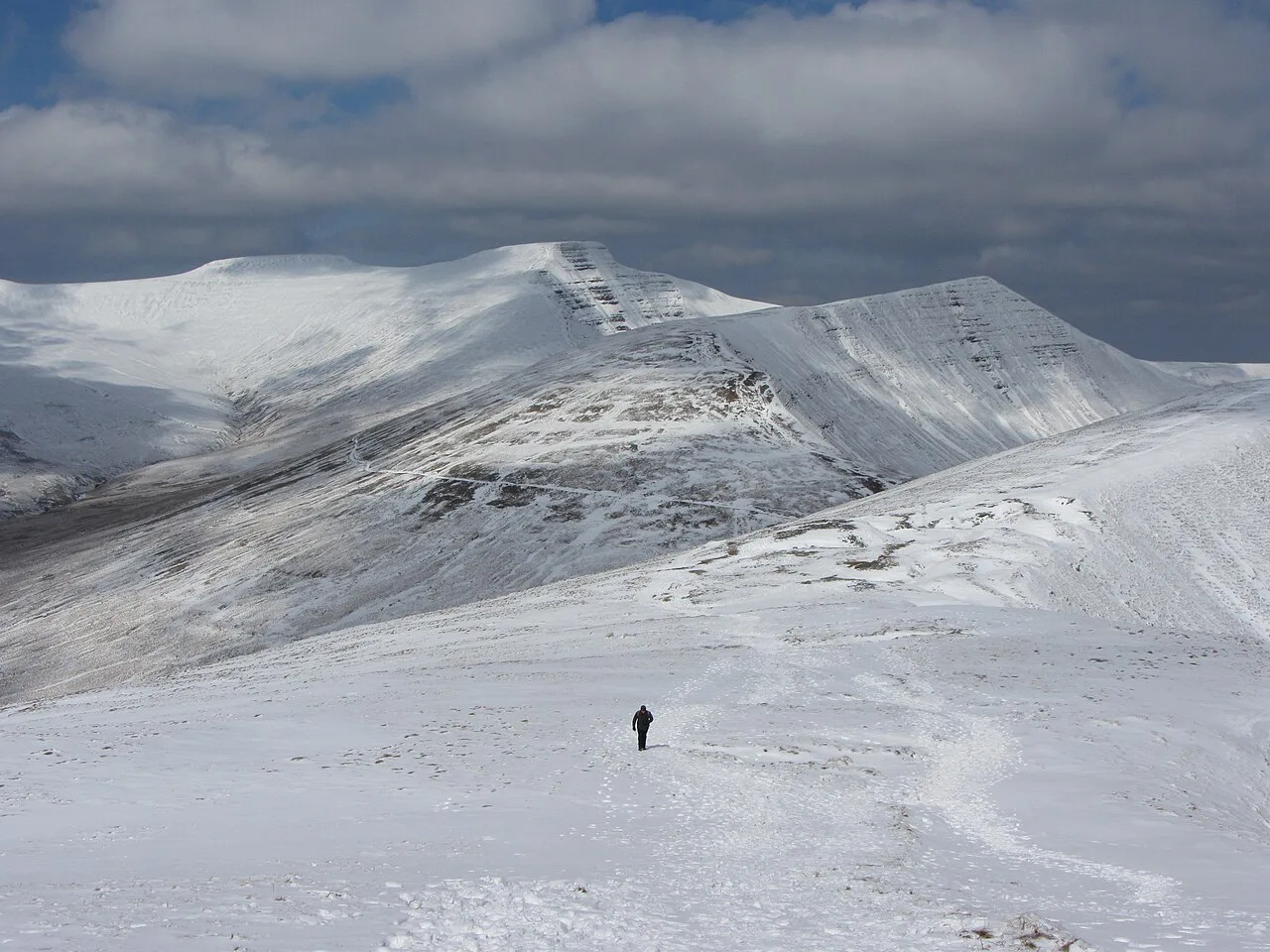 Lone walker in the Brecon Beacons - geograph.org.uk
