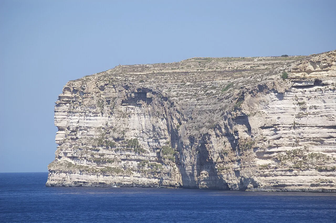 Cliffs-Gozo, Malta