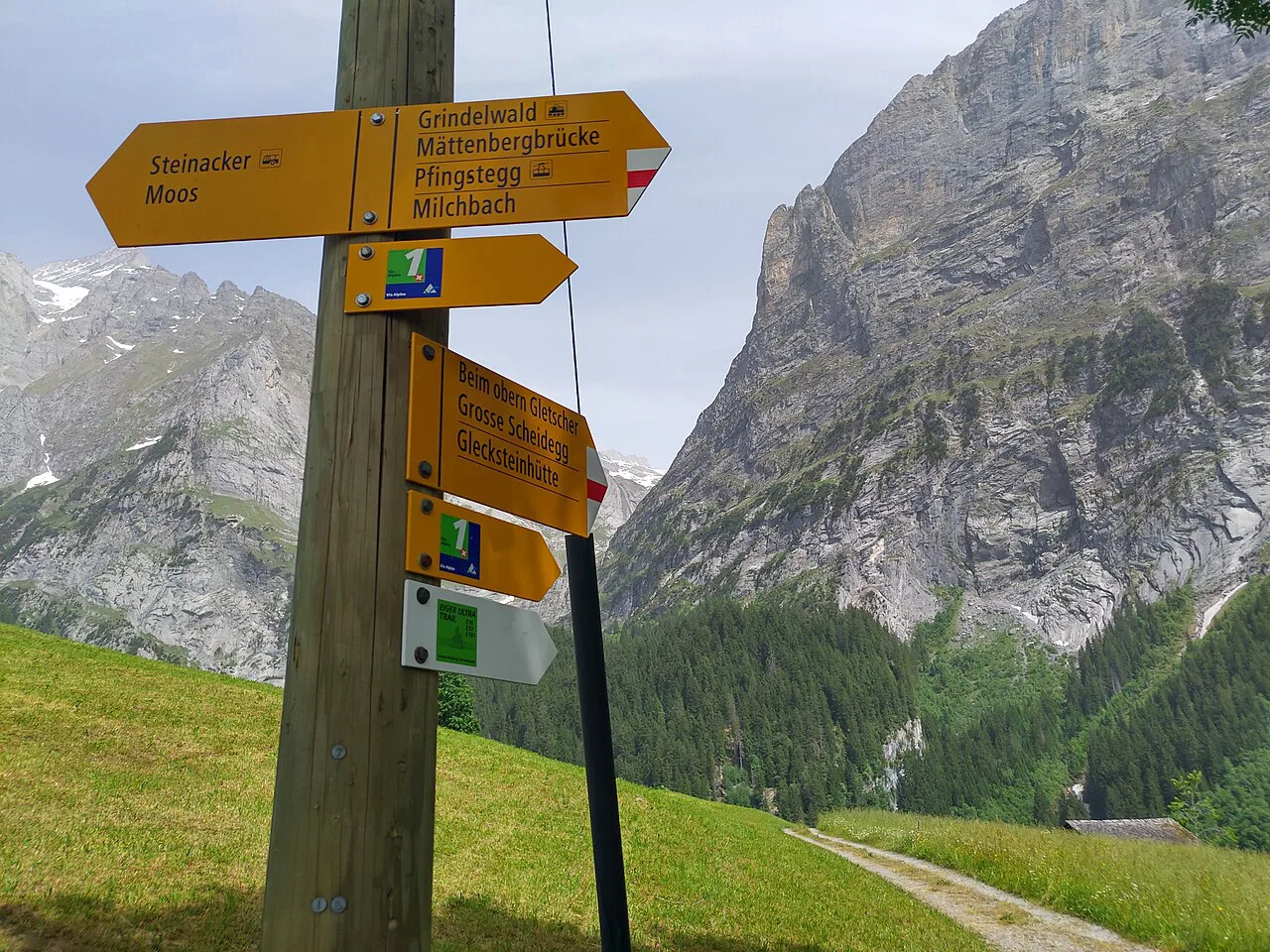 Fingerpost near Beim obern Gletscher 1, Interlaken