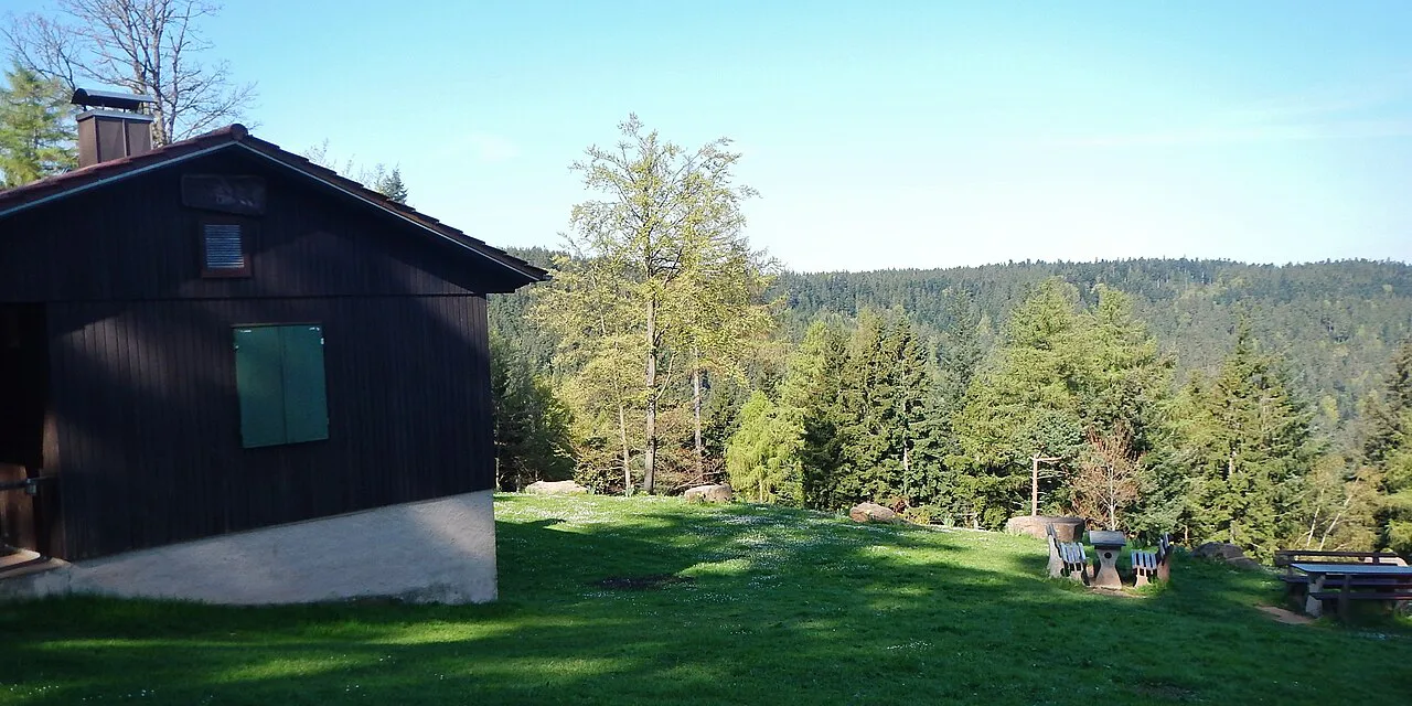 Die Hahnenfalzhütte am Westweg - panoramio, Black Forest